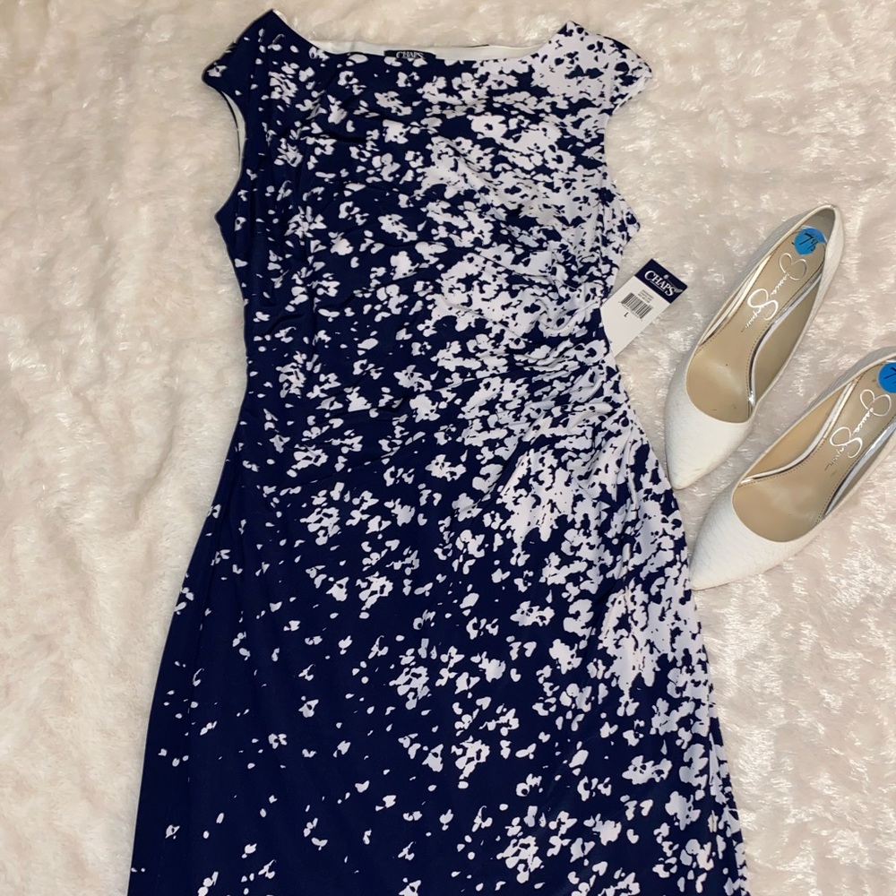 elegant dress from the brand CHAPS, size L, blue with white